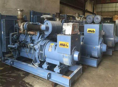 泰来发电机组带负载降电压是什么原因照成的？